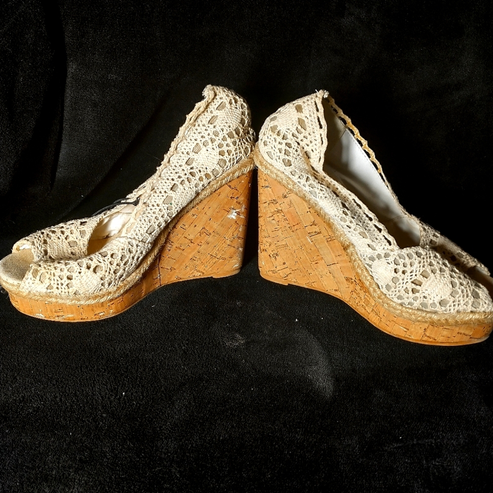 Ardenes crochet wedges *free with 25+ dollar purchase** - Picture 2 of 2